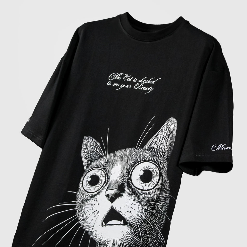 FLIRTING CAT OVERSIZED  T-SHIRT